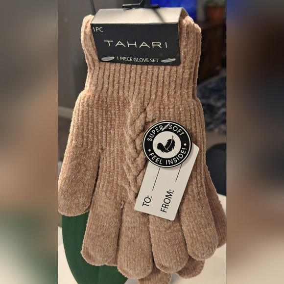 Tahari Accessories - Tahari Cozy Beige Gloves